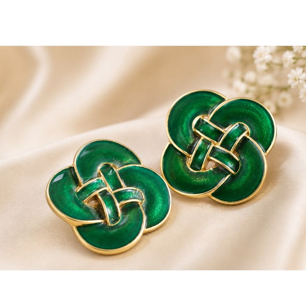 Signed Feinberg Strongwater Green Enamel Celtic Knot Clip On Earrings